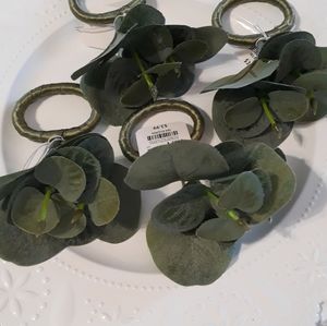 Set of 4 Napkin Rings NWT